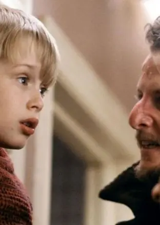  تغییر چهره بازیگران فیلم سینمایی تنها در خانه بعد از گذشت ۳۵ سال 