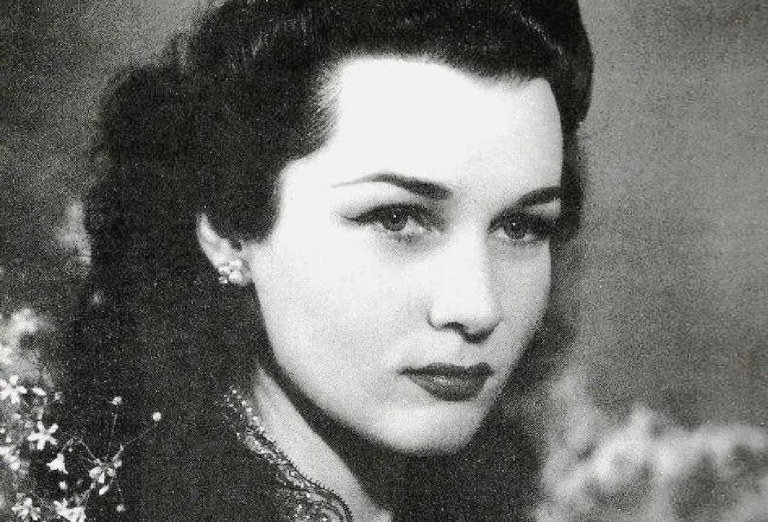 لحظه ورود «فوزیه و محمدرضا پهلوی» به ایران؛ سال 1318