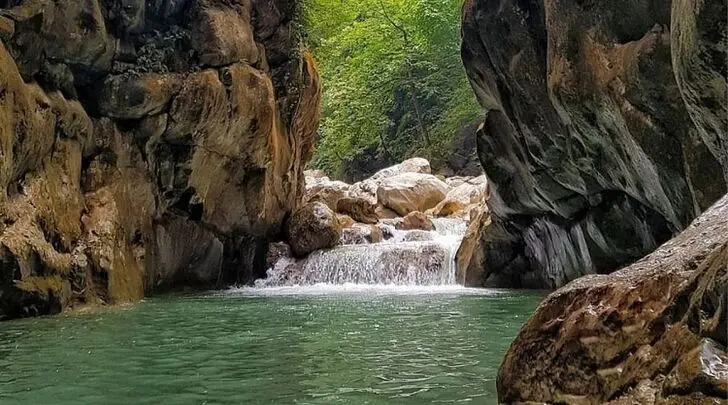 به جای دریا، در این رودخانه‌های خنک و زلال شمال آب‌تنی کنید