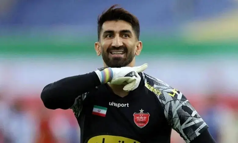 حرکت عجیب بیرانوند با جام قهرمانی در هواپیما + عکس 