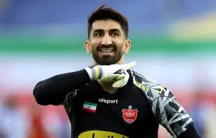 حرکت عجیب بیرانوند با جام قهرمانی در هواپیما + عکس 