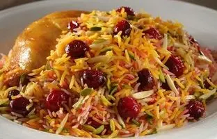 طرز تهیه آلبالو پلوی مجلسی با مرغ؛ یک غذای خوشمزه و خوش عطر تابستانی