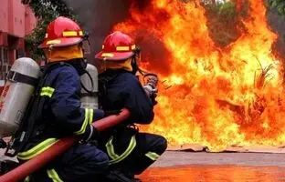 
آتش سوزی یک خوابگاه پسرانه در اصفهان؛ ۳ دانشجو مصدوم شدند
