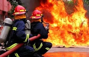 
آتش سوزی یک خوابگاه پسرانه در اصفهان؛ ۳ دانشجو مصدوم شدند
