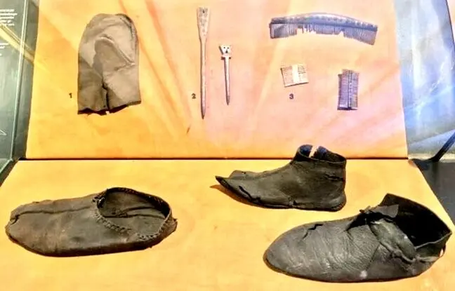 جزئیات کشف ۴۰ جفت کفش کودکانۀ ۷۰۰ ساله 