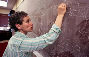 زنی که طلسم فیلدز را شکست