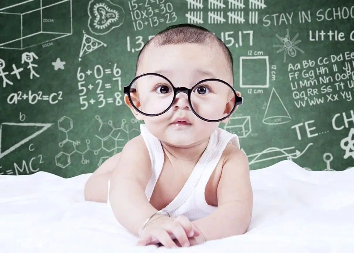 7نشانه که فرزند شما فوق‌العاده باهوش است 