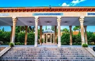 سست شدن ستون های آرامگاه حافظ به خاطر بی‌دقتی