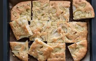 طرز تهیه نان پیاز ایتالیایی؛ یک پیش‌غذای خوشمزه و خاص