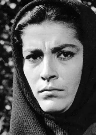  «هند جگرخوار» فیلم (محمد رسول الله) در ۳۹ سالگی در مادرید؛ سال ۱۳۴۶ 