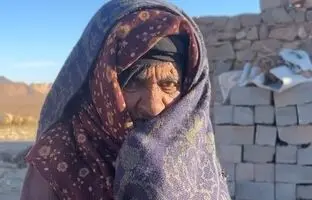 دردناک‌ترین ویدئوی سال؛ سهم این پیرزن از دنیا یک متر جای گرم هم نبود