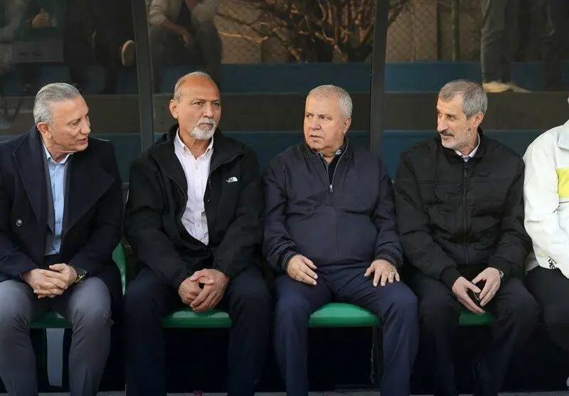 بازداشت مربی سابق تیم ملی فوتبال + عکس دستبند به دست!