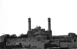 عکسی کمتر دیده شده از مسجد جامع قزوین در دوره قاجار 