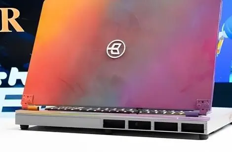 پروژه عجیب چینی‌ها؛ تبدیل پلی استیشن 5 به لپ‌تاپی 2.750 دلاری! + عکس