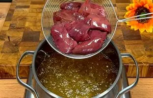  طرز پخت یک غذای متفاوت اسپانیایی با جگر مرغ + ویدئو