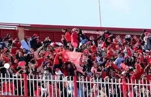 اعتراض زنان هوادار تراکتور به سبکی جدید! + تصویر