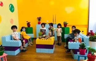 راهنمای فرزند پروری؛ بهترین سن برای ورود به مهد کودک چه سنی است؟ + ویدئو