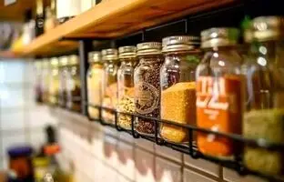 بدترین جای آشپزخانه برای نگهداری ادویه اینجاست 