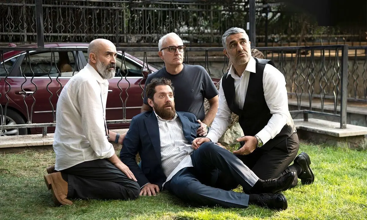 قاب یادگاری سروش صحت، هوتن شکیبا، بهرام رادان و بیژن بنفشه‌خواه داخل هواپیما + عکس 