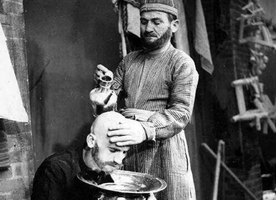 سفر به ایران قدیم؛ «سلمانی سیار در خرمشهر»؛ 104 سال قبل/سال 1299 + تصویر