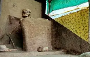 این اسکلت هزار ساله در حالت «مراقبه» دفن شده است!