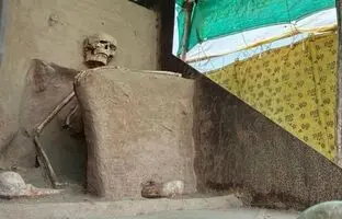 این اسکلت هزار ساله در حالت «مراقبه» دفن شده است!
