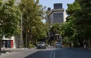  تهران قدیم؛ «فولکس قورباغه ای» در خیابان پاسداران؛ سال 47 + تصویر