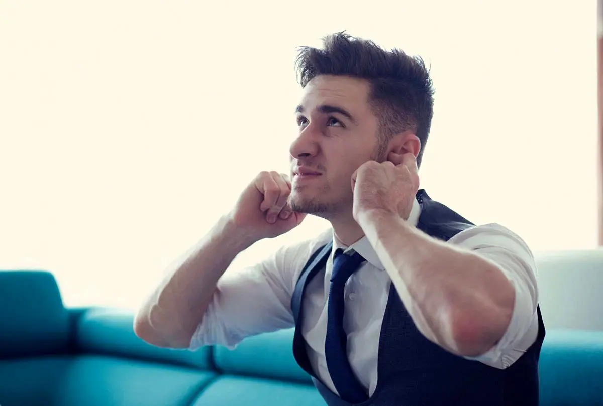 چرا با شنیدن هر صدایی وحشت می‌کنم؟