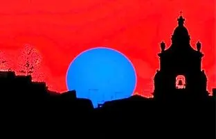 عکس روز ناسا/ غروب خورشید پشت ناقوس کلیسا 