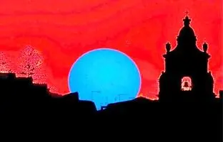 عکس روز ناسا/ غروب خورشید پشت ناقوس کلیسا 
