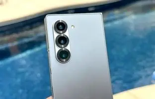 اولین عکس واقعی از گلکسی زد فولد ۷: دوربین ۲۰۰ مگاپیکسلی تایید شد!