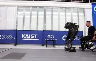 کره‌ای‌ها از لباس تازه معلولان رونمایی کردند + ویدئو