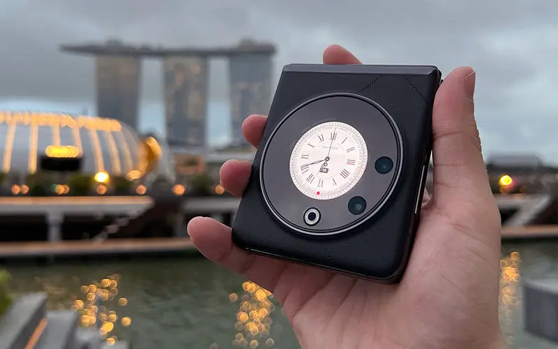 ارزان ترین گوشی تاشوی بازار چند؟