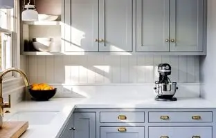 چگونه آشپزخانه ای مدرن داشته باشیم؟ 5 تکنیک کوتاه و کم هزینه