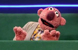 شباهت غیرمنتظره جناب خان به یکی از مهمانان برنامه! + ویدئو