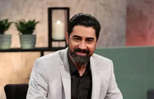 مولانا خوانی محمدرضا علیمردانی در مراسم ازدواج مریم مومن و سهیل قاصدی