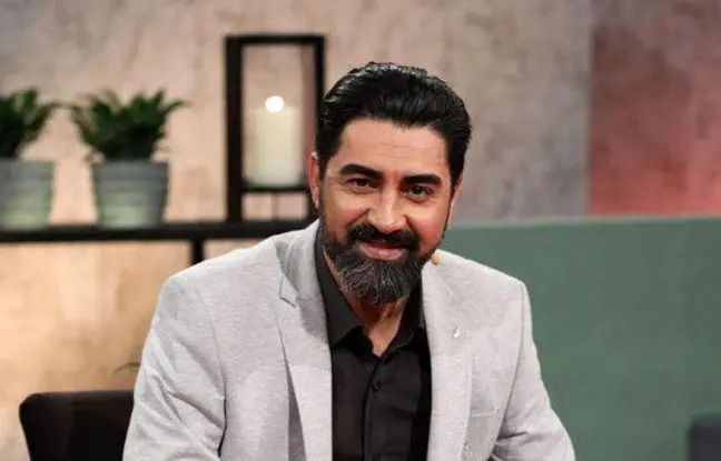 مولانا خوانی محمدرضا علیمردانی در مراسم ازدواج مریم مومن و سهیل قاصدی