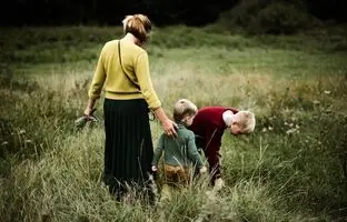
افسانه‌ای که پدر و مادرها زیر بارش نمی رفتند، بالاخره ثابت شد!
