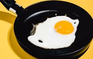 خوردن دو عدد تخم مرغ در روز چه تأثیری بر سلامتی می‌گذارد؟