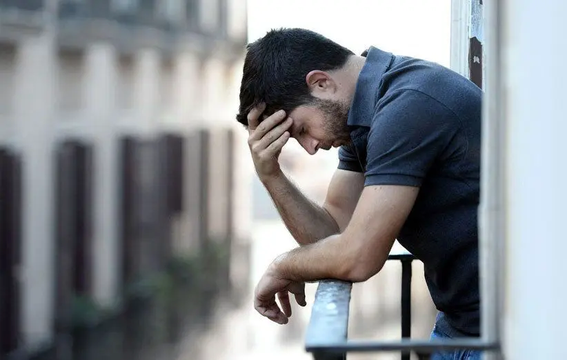  آدم‌هایی که از زندگی راضی نیستند از این ۱۰ جمله زیاد استفاده می‌کنند 