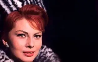 چهره ثریا همسر دوم محمدرضا پهلوی در 60 سالگی