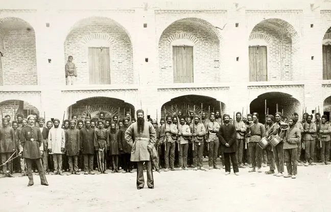 رژه ارتش قاجار در میدان نقش جهان اصفهان + عکس