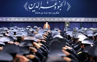 رهبر انقلاب: نباید با آمریکا مذاکره کرد؛ تهدیدمان بکنند، تهدیدشان می‌کنیم 