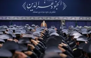 رهبر انقلاب: نباید با آمریکا مذاکره کرد؛ تهدیدمان بکنند، تهدیدشان می‌کنیم 