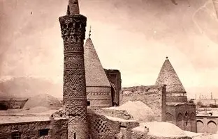 عکسی نادر از آرامگاه بایزید بسطامی در دوره قاجار