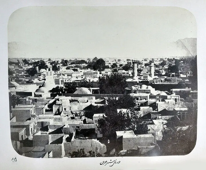 عکس‌هایی از تهران عصر قاجار که با خط ناصرالدین‌شاه توضیح داده شده