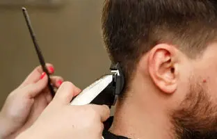 آموزش کوتاهی موی مردانه با موزر در خانه