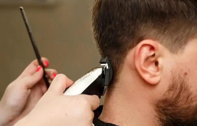 آموزش کوتاهی موی مردانه با موزر در خانه