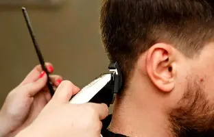 آموزش کوتاهی موی مردانه با موزر در خانه