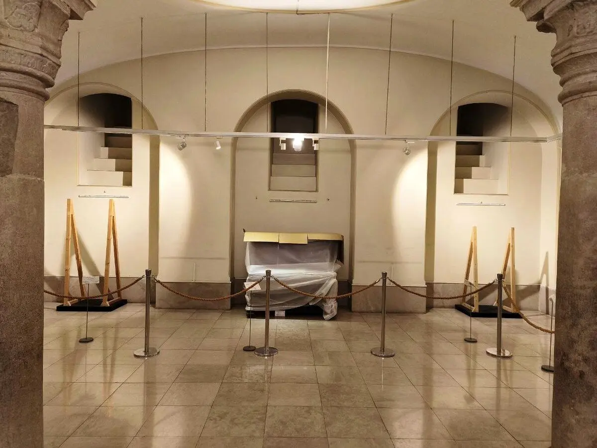 عکسی از انتقال اشیای تاریخی موزه ملی به مخازن امن در زمان جنگ عراق علیه ایران 